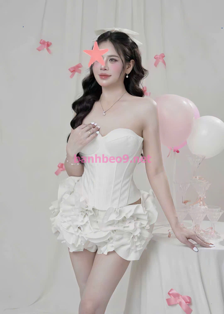 MỸ ANH XINH DÂM ĐÁNG YÊU_ VÚ SIÊU ĐẸP_MÔNG CONG