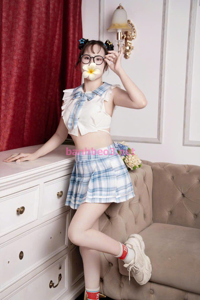Quỳnh Nhi_ Gái dâm chiều khách