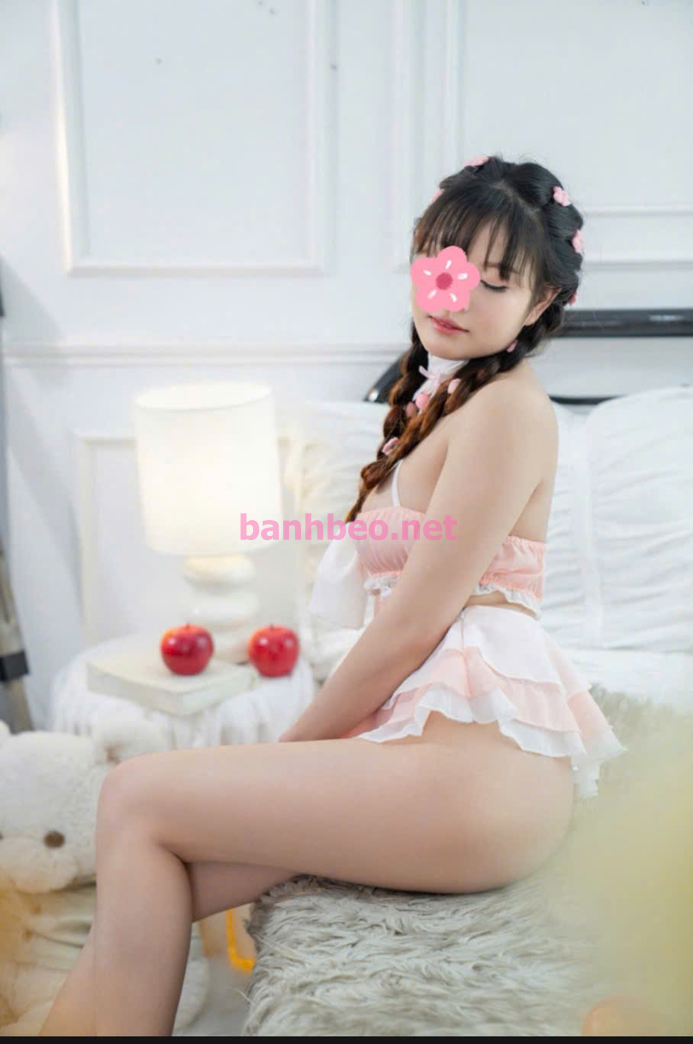 GÁI XINH ANH THƯ _ NHỎ NHẮN ĐÁNG YÊU CHIỀU KHÁCH NHIỆT