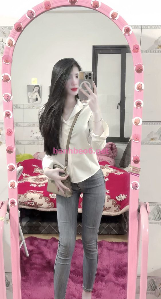 MẪN NHI♥️♥️( LÀM 24/24) – DA TRẮNG , DÁNG NUỘT, LÀM TÌNH BAO PHÊ, MÚA CỘT SIÊU ĐỈNH