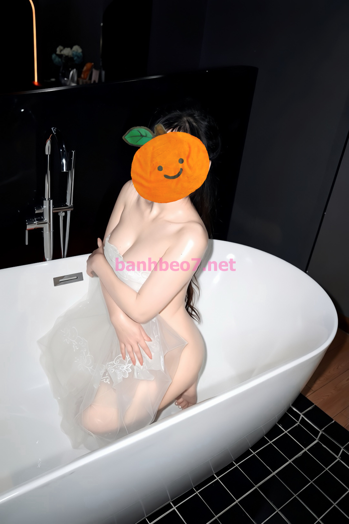Ngọc Mai 2k2 Ngực Thật Xinh Xắn